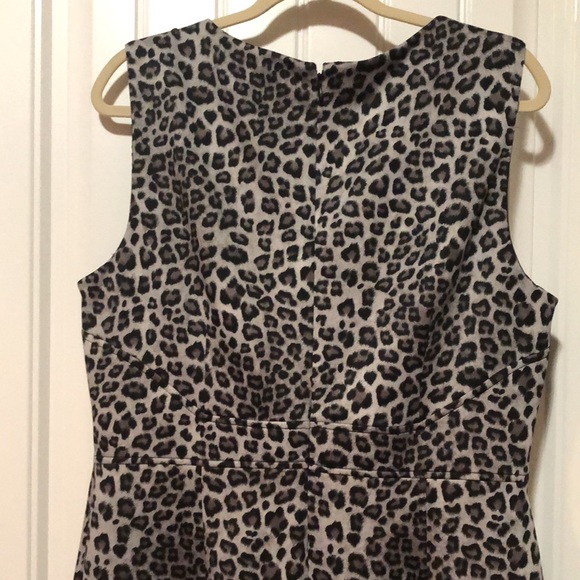 Kasper sleeveless v-neck leopard print sheath dress; charcoal and black, lined - Picture 3 of 9